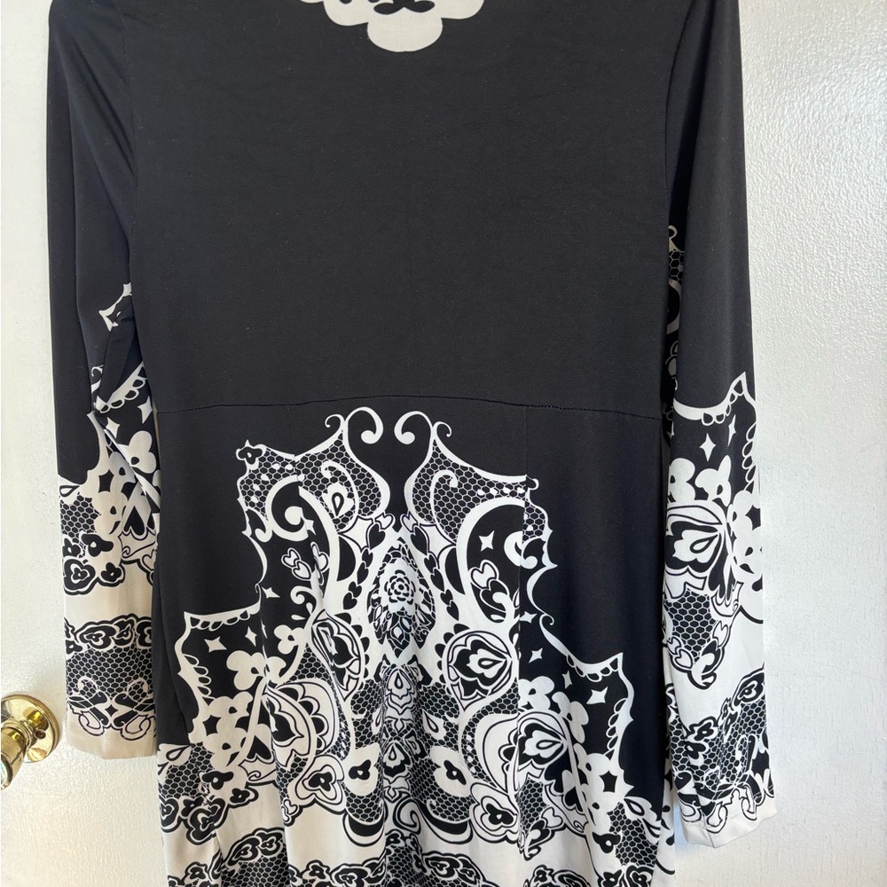 Dress - Picture 3 of 3